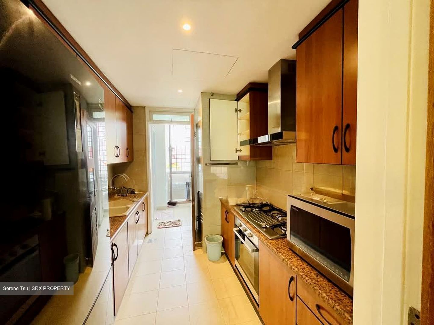 Landbay Condominium (D16), Condominium #589815741